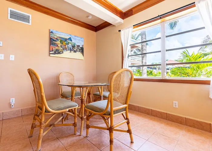 Resort Belizean Shores 3*